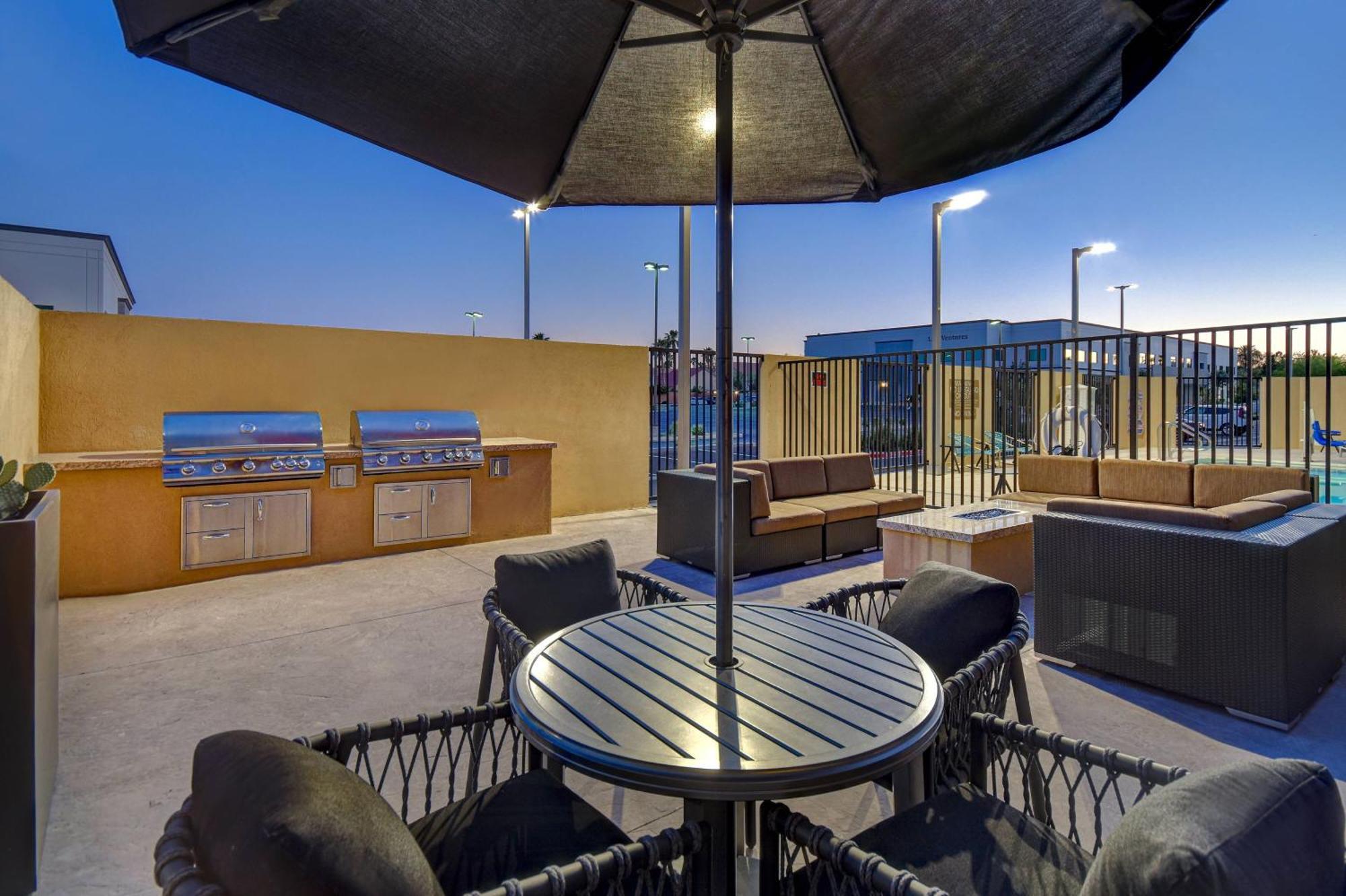 Towneplace Suites Las Vegas Airport South Exterior photo